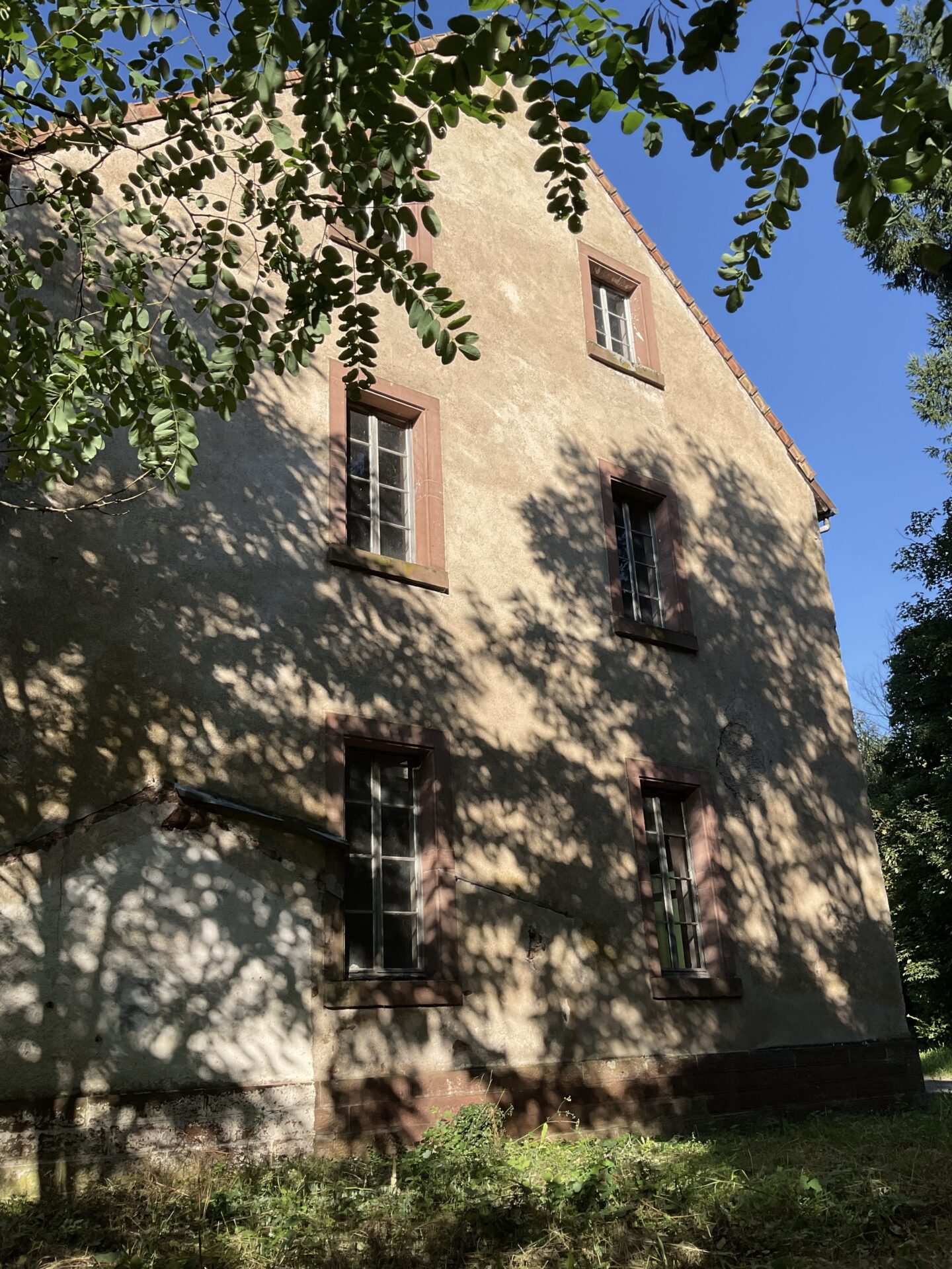 Grand_batiment_La_Passerelle_extérieur